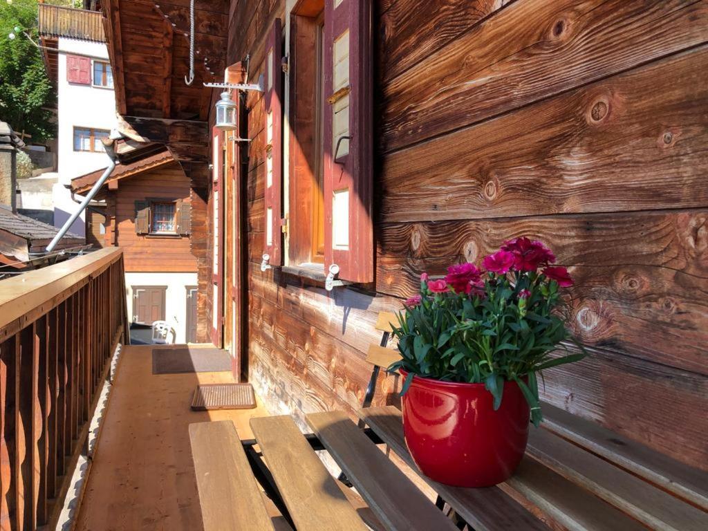 Appartement "Le Ver Luisant" A Saint-Martin, Val D'Herens, Valais Екстериор снимка